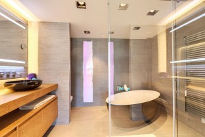 10 Master bathroom A(1)
