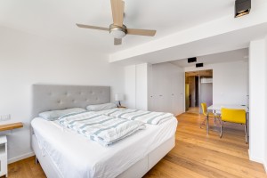 8 Master bedroom(1)